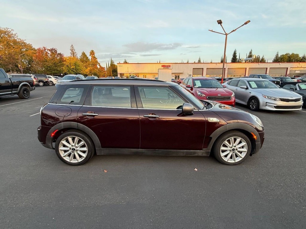 2016 MINI Cooper Clubman Image 4