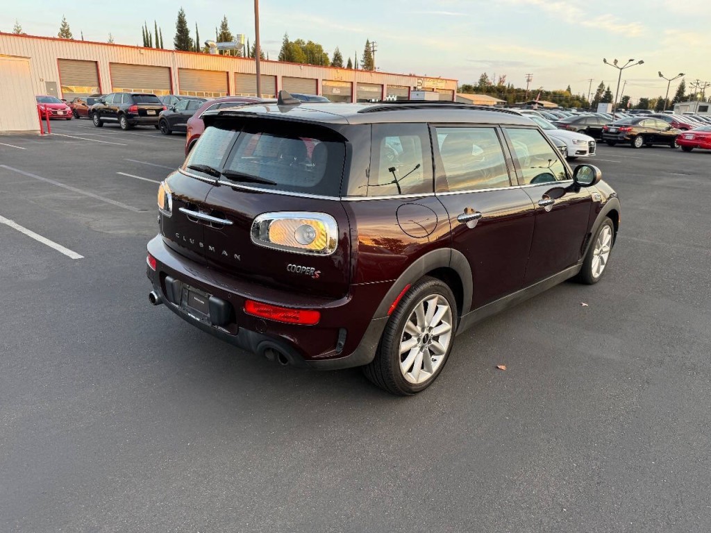 2016 MINI Cooper Clubman Image 5