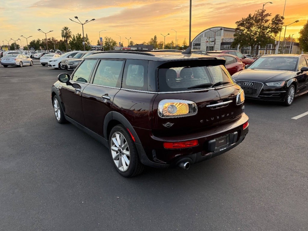 2016 MINI Cooper Clubman Image 7
