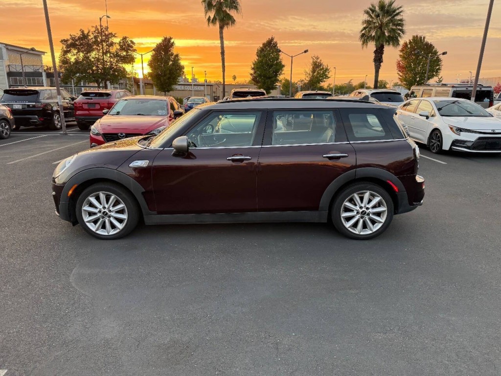 2016 MINI Cooper Clubman Image 8