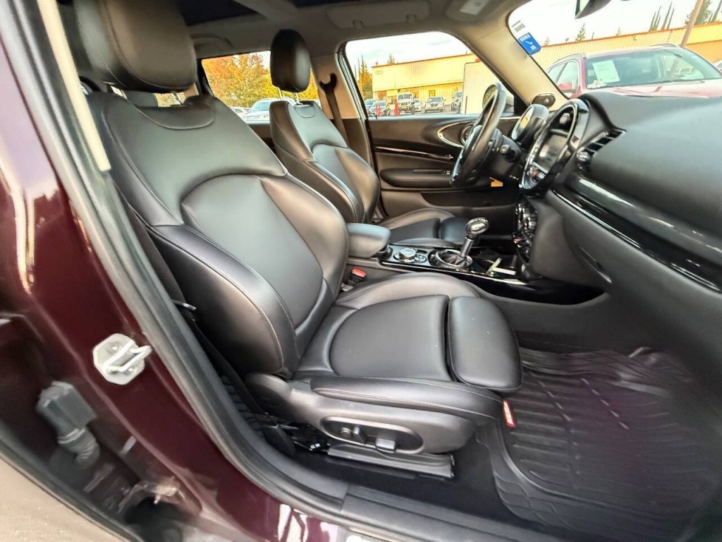 2016 MINI Cooper Clubman Image 9