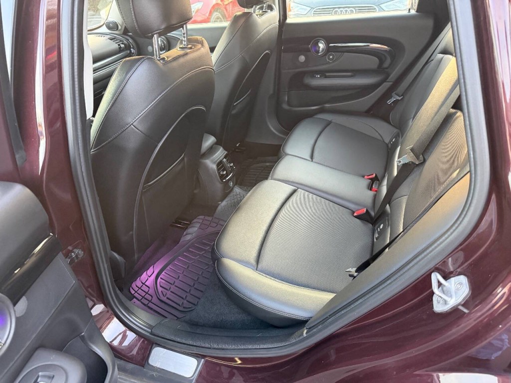 2016 MINI Cooper Clubman Image 11