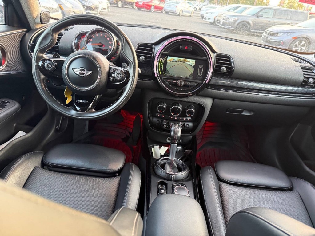 2016 MINI Cooper Clubman Image 14