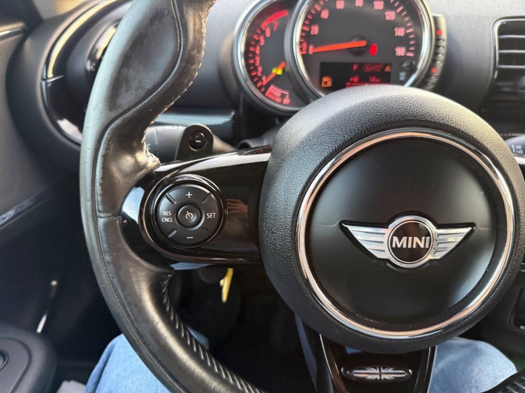 2016 MINI Cooper Clubman Image 17