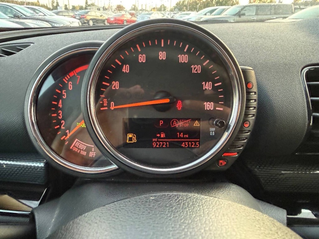 2016 MINI Cooper Clubman Image 18