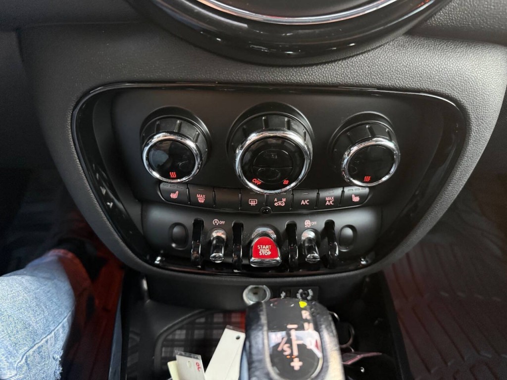 2016 MINI Cooper Clubman Image 21