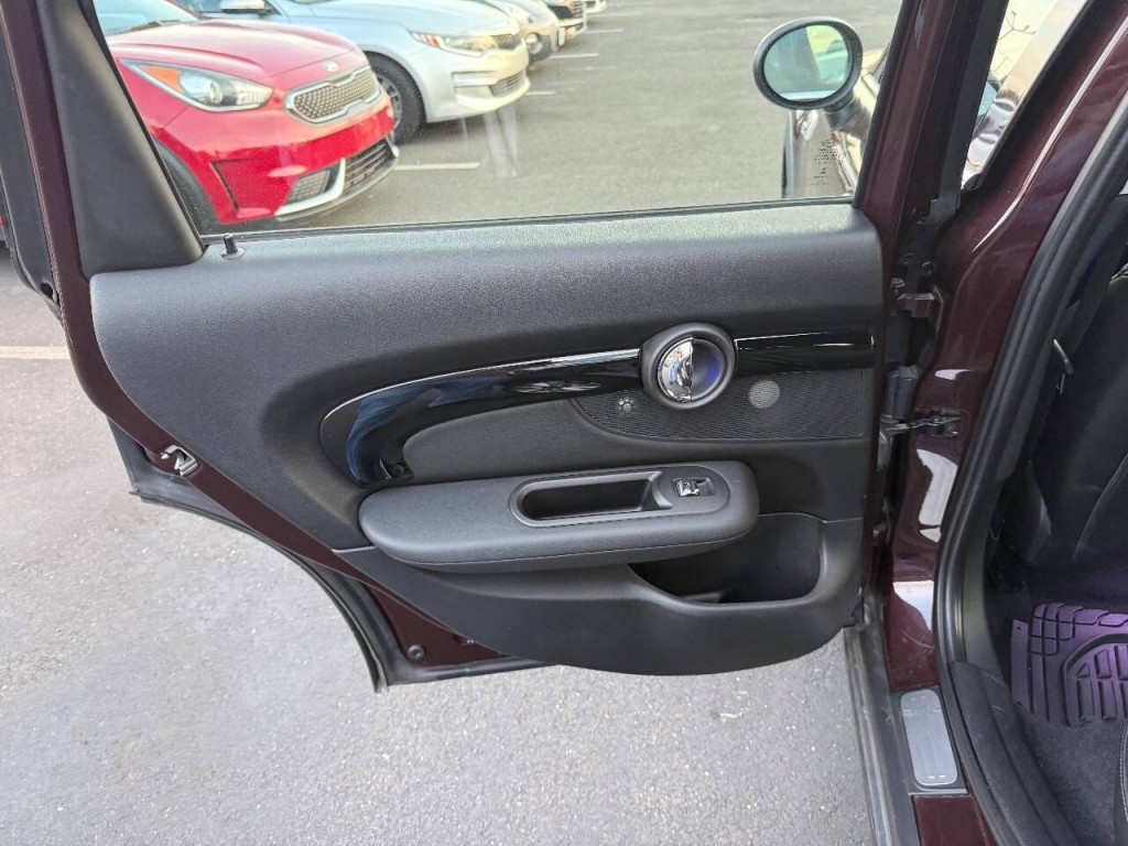 2016 MINI Cooper Clubman Image 27