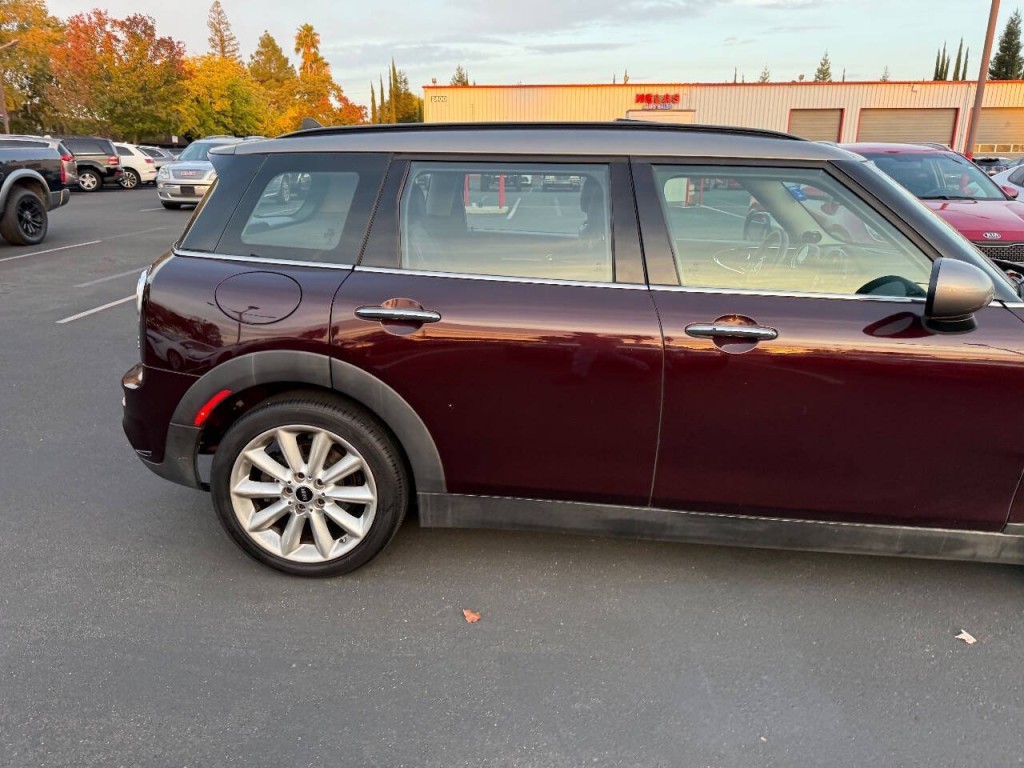 2016 MINI Cooper Clubman Image 34