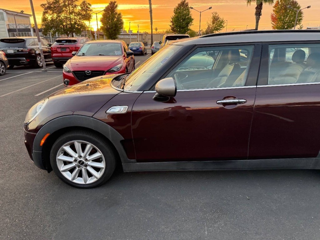 2016 MINI Cooper Clubman Image 35