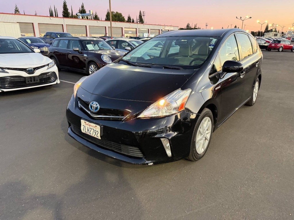 2012 Toyota Prius Image 1
