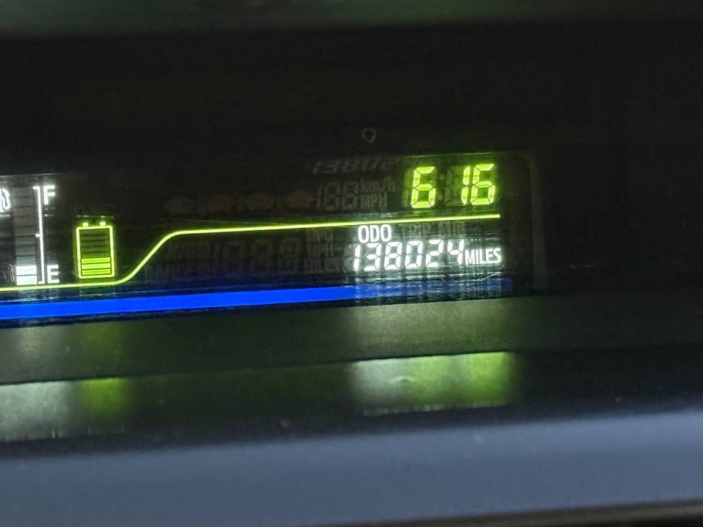 2012 Toyota Prius Image 14