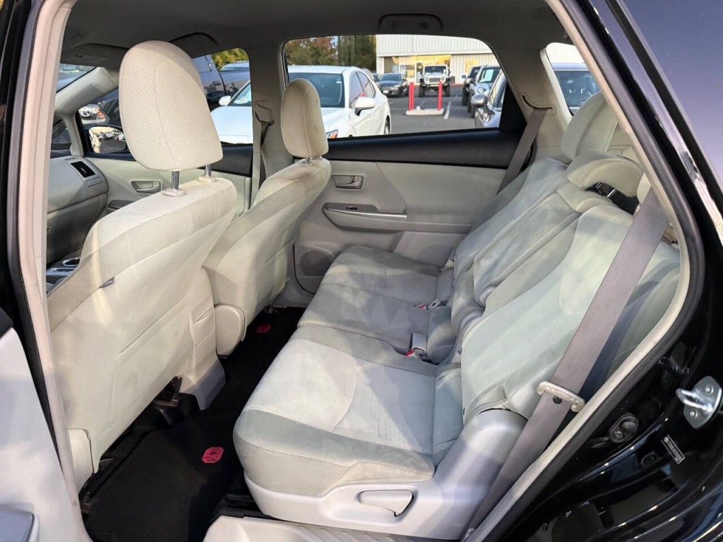 2012 Toyota Prius Image 20