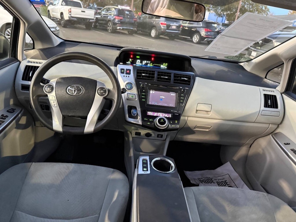 2012 Toyota Prius Image 21