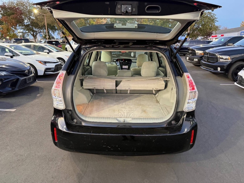 2012 Toyota Prius Image 22