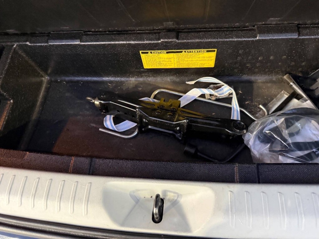 2012 Toyota Prius Image 24