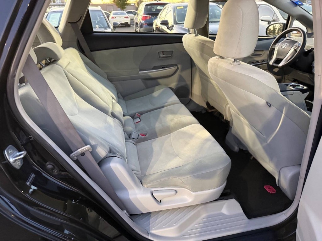 2012 Toyota Prius Image 26