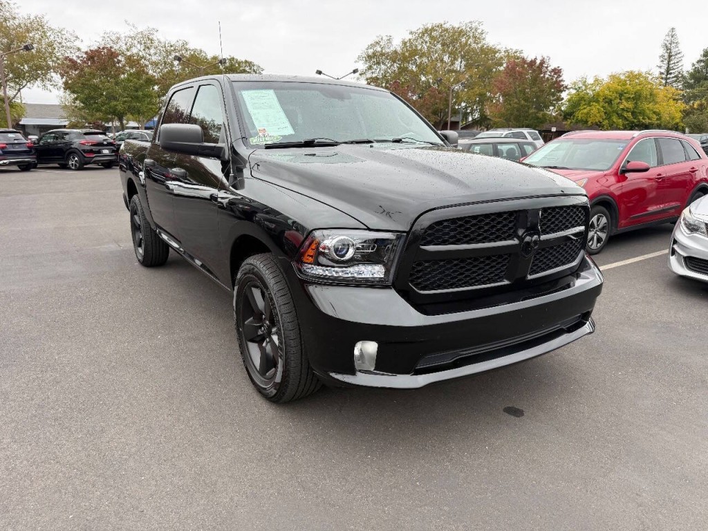 2015 RAM 1500 Image 3
