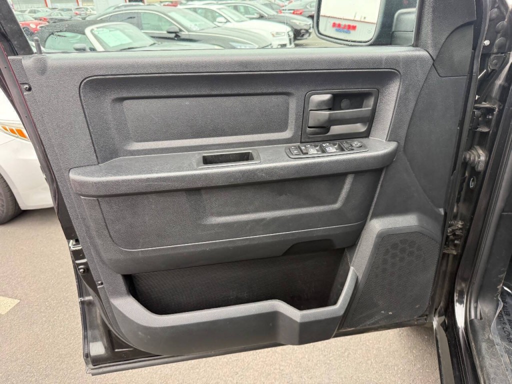 2015 RAM 1500 Image 17