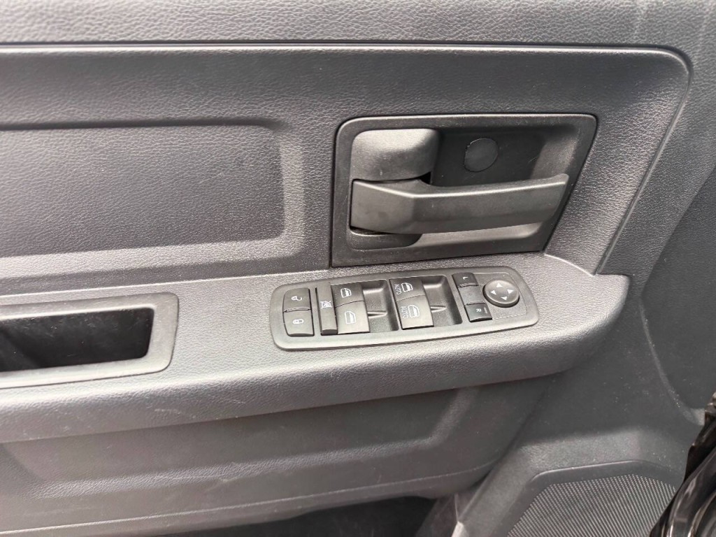 2015 RAM 1500 Image 18