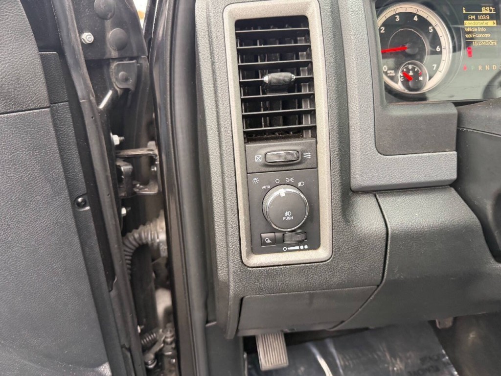 2015 RAM 1500 Image 19