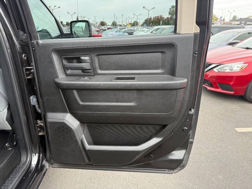 2015 RAM 1500 Image 25