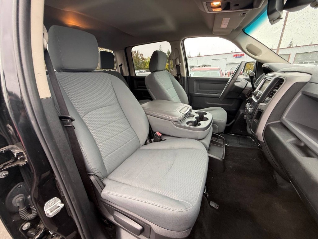 2015 RAM 1500 Image 28