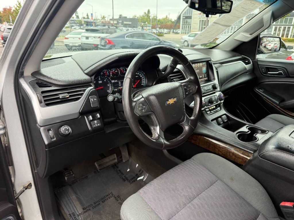 2016 Chevrolet Suburban Image 9