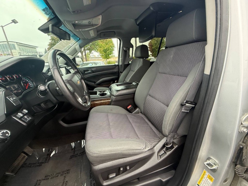 2016 Chevrolet Suburban Image 10