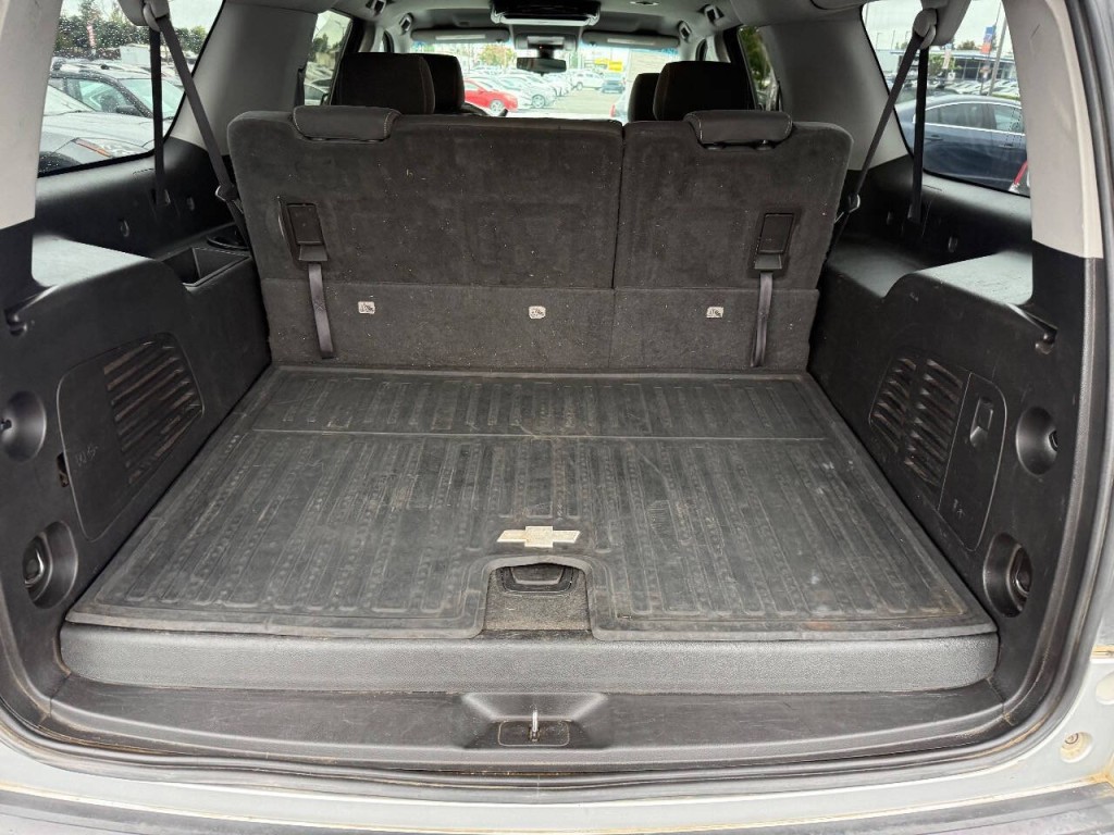 2016 Chevrolet Suburban Image 15