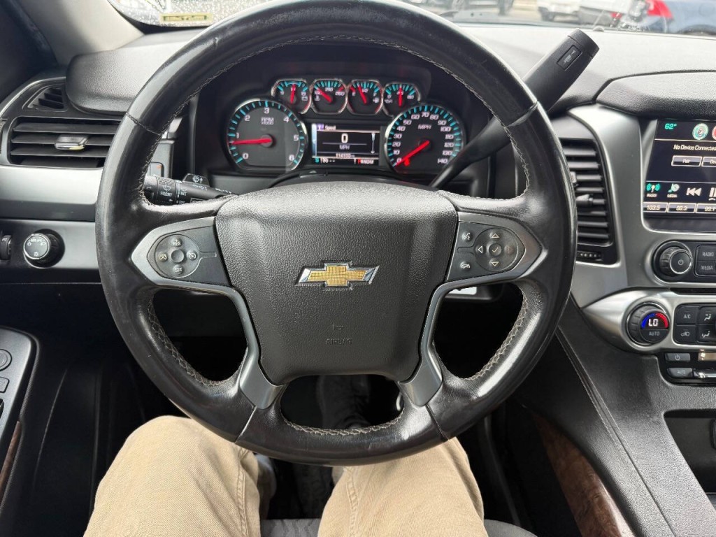 2016 Chevrolet Suburban Image 20