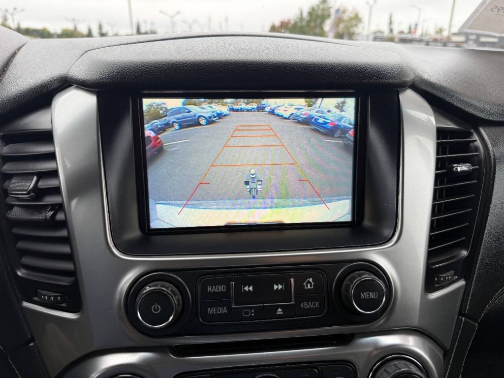 2016 Chevrolet Suburban Image 23