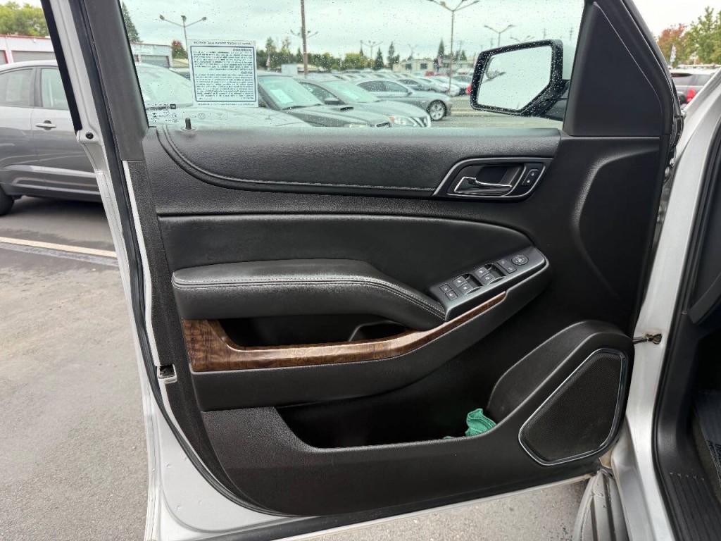 2016 Chevrolet Suburban Image 26