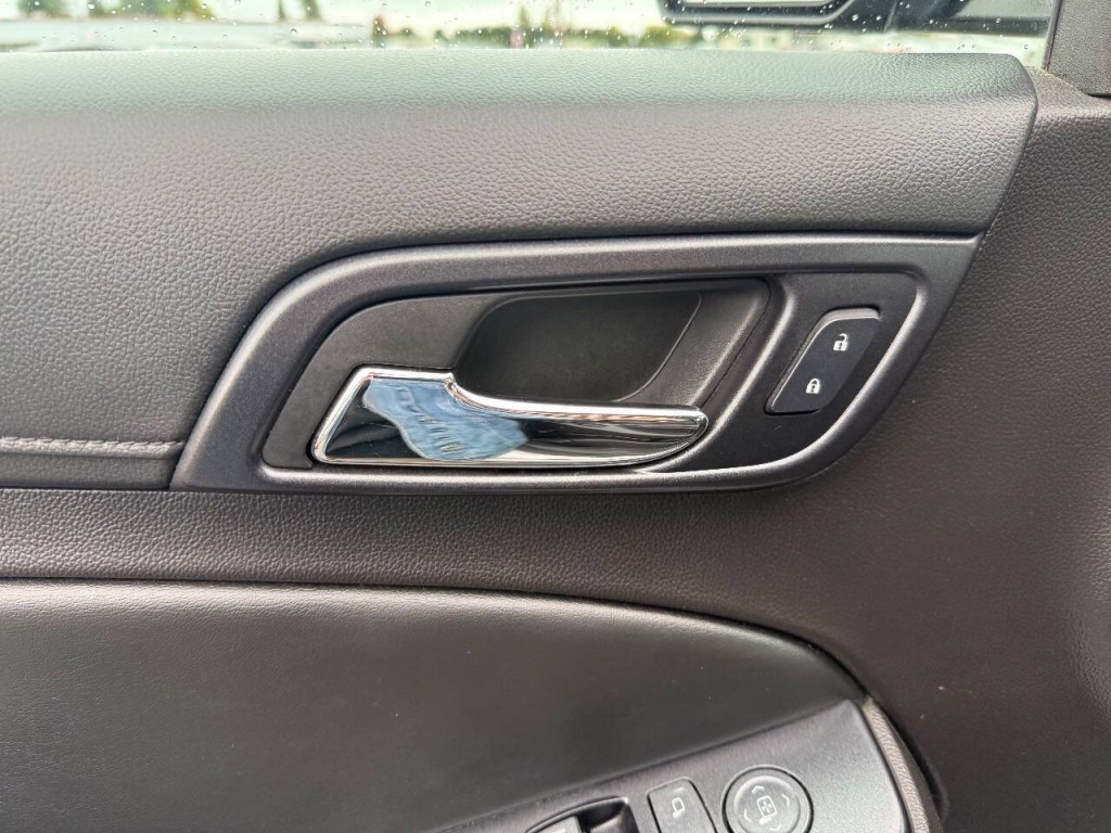 2016 Chevrolet Suburban Image 28