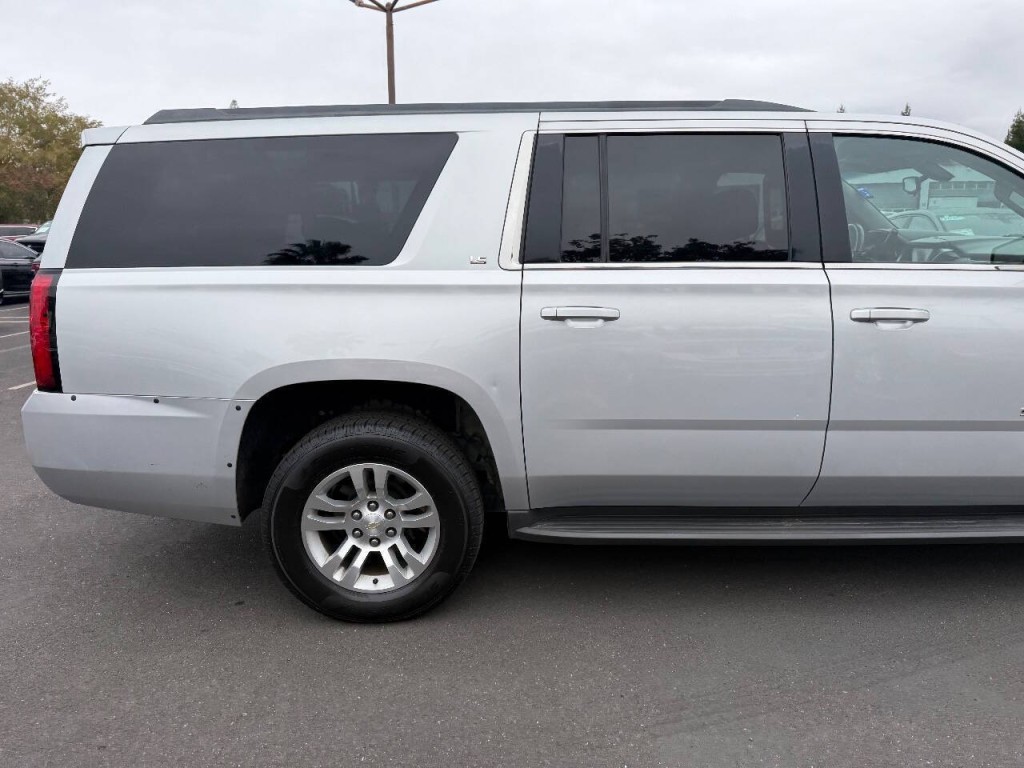 2016 Chevrolet Suburban Image 34