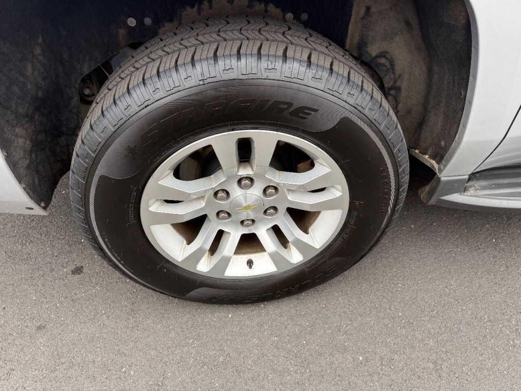 2016 Chevrolet Suburban Image 39