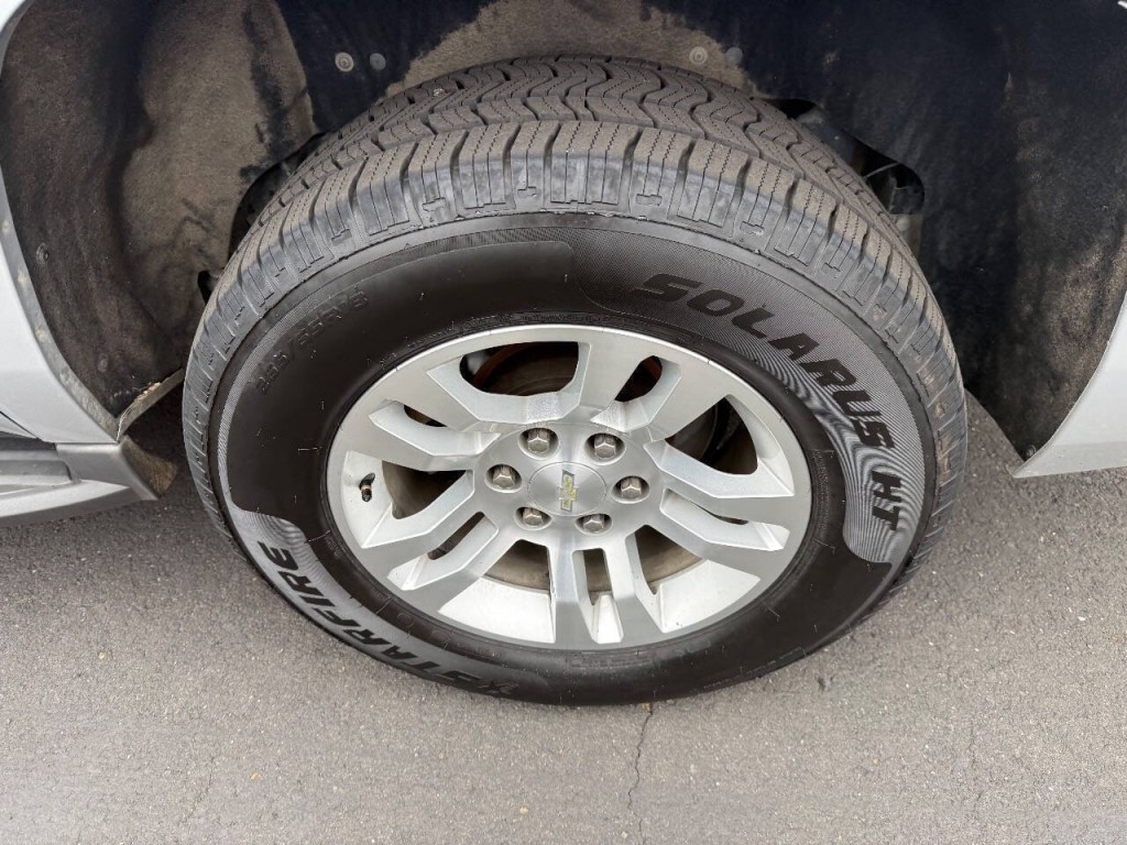 2016 Chevrolet Suburban Image 40