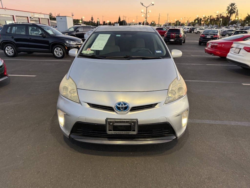 2012 Toyota Prius Image 2