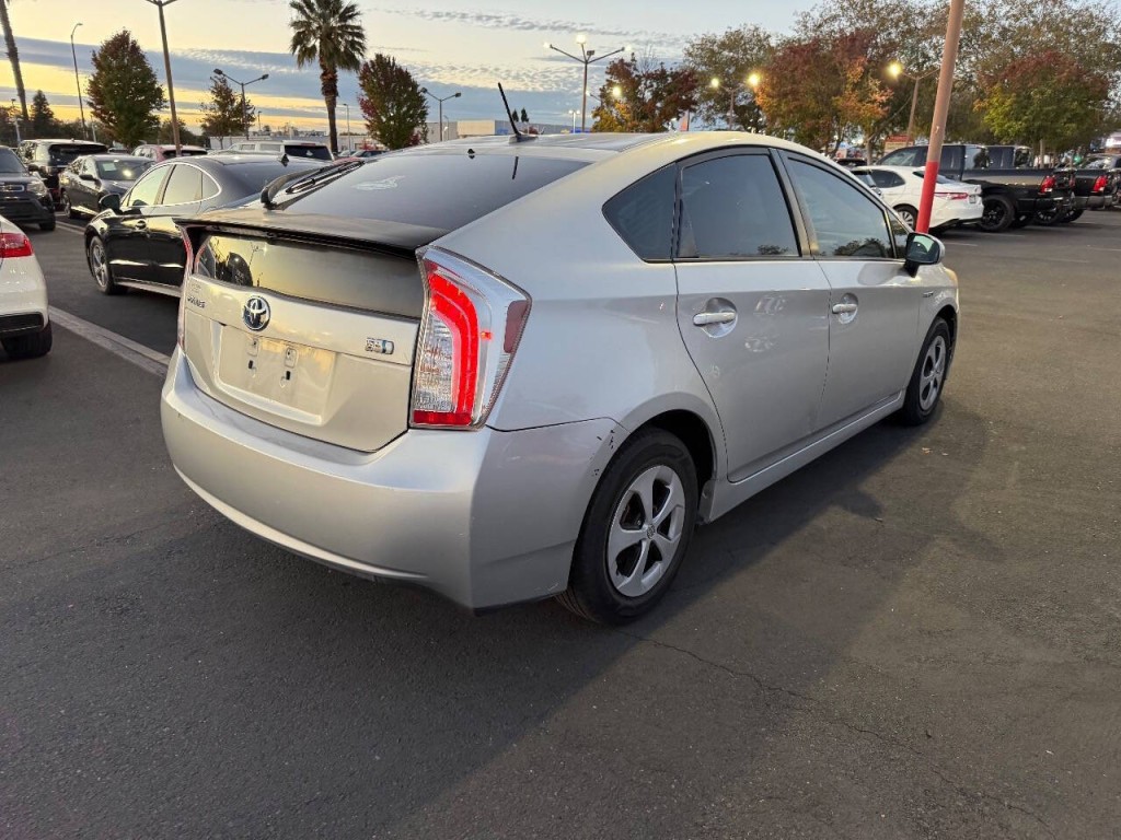 2012 Toyota Prius Image 5