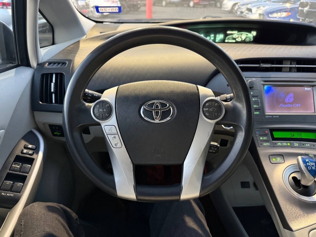 2012 Toyota Prius Image 10