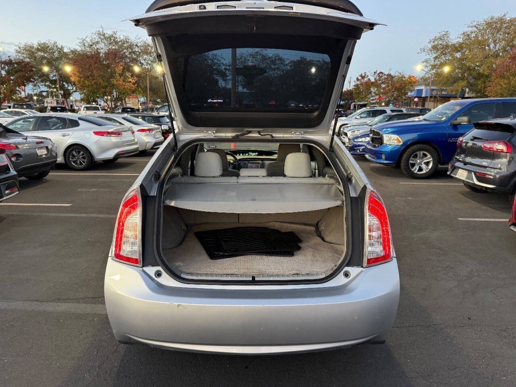 2012 Toyota Prius Image 18