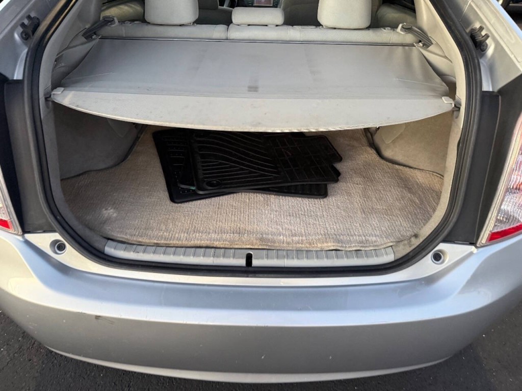 2012 Toyota Prius Image 19