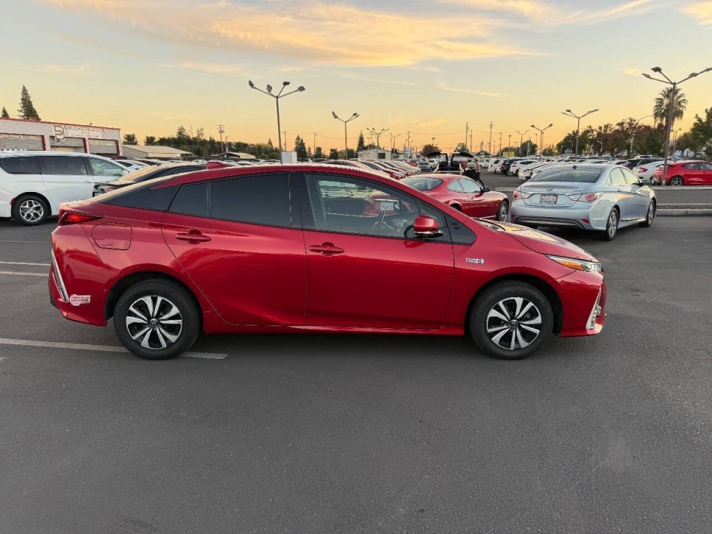 2017 Toyota Prius Image 4