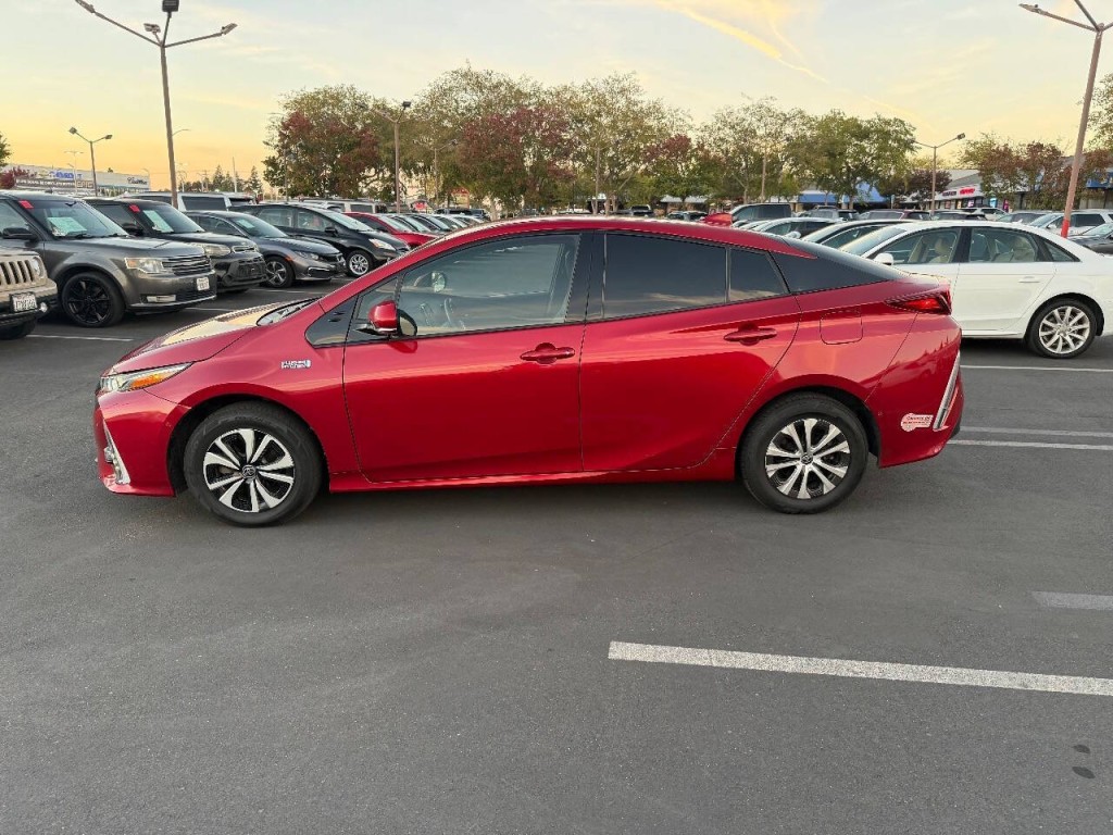 2017 Toyota Prius Image 8