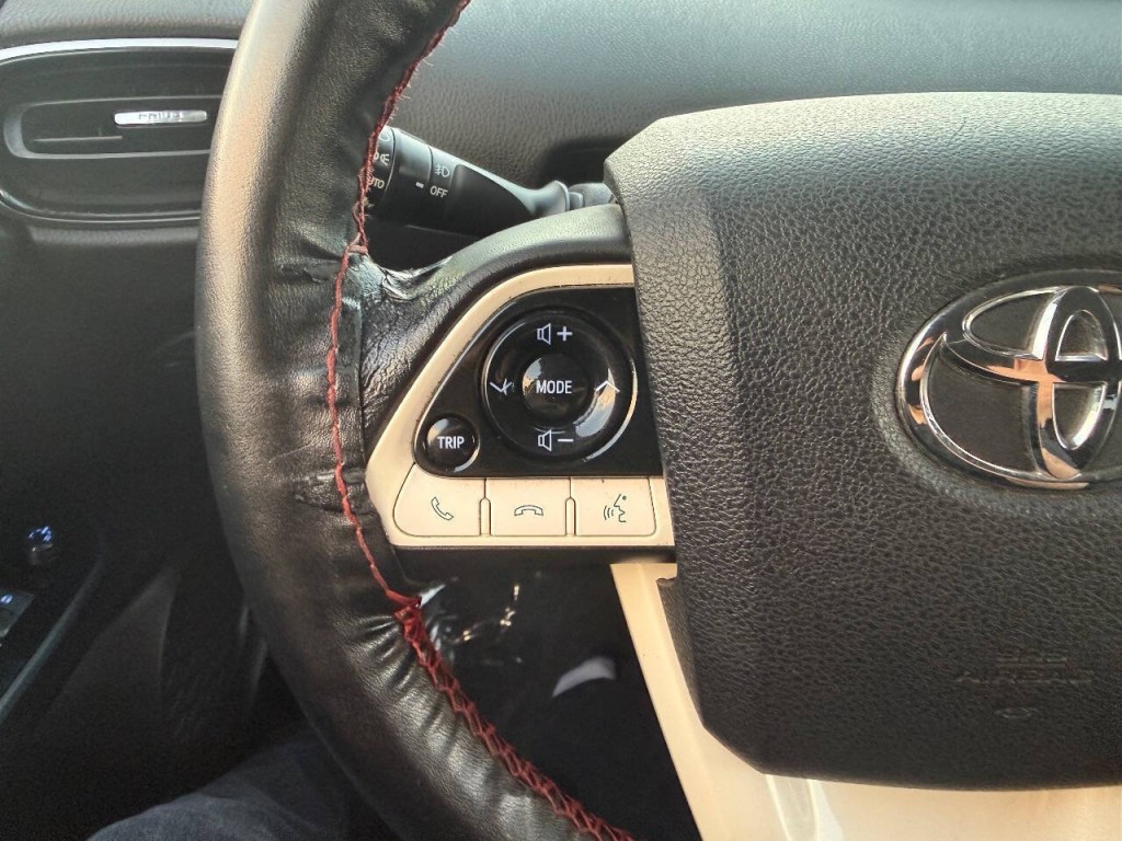 2017 Toyota Prius Image 11