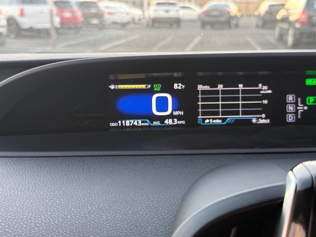 2017 Toyota Prius Image 12