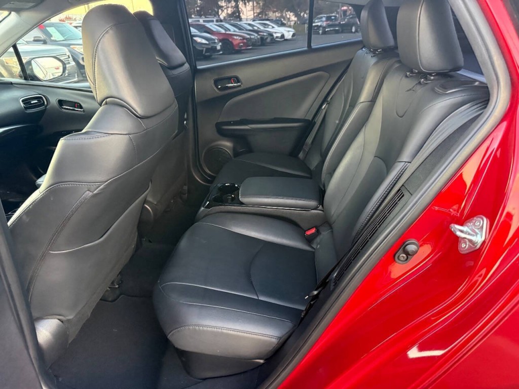 2017 Toyota Prius Image 22