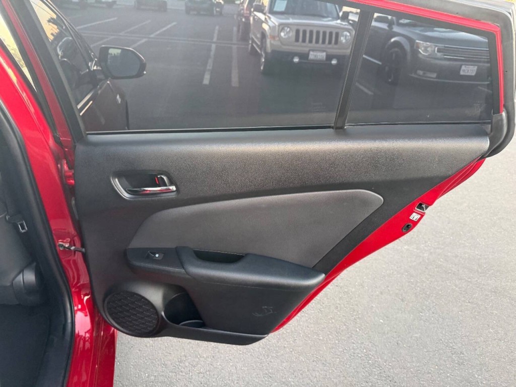 2017 Toyota Prius Image 27