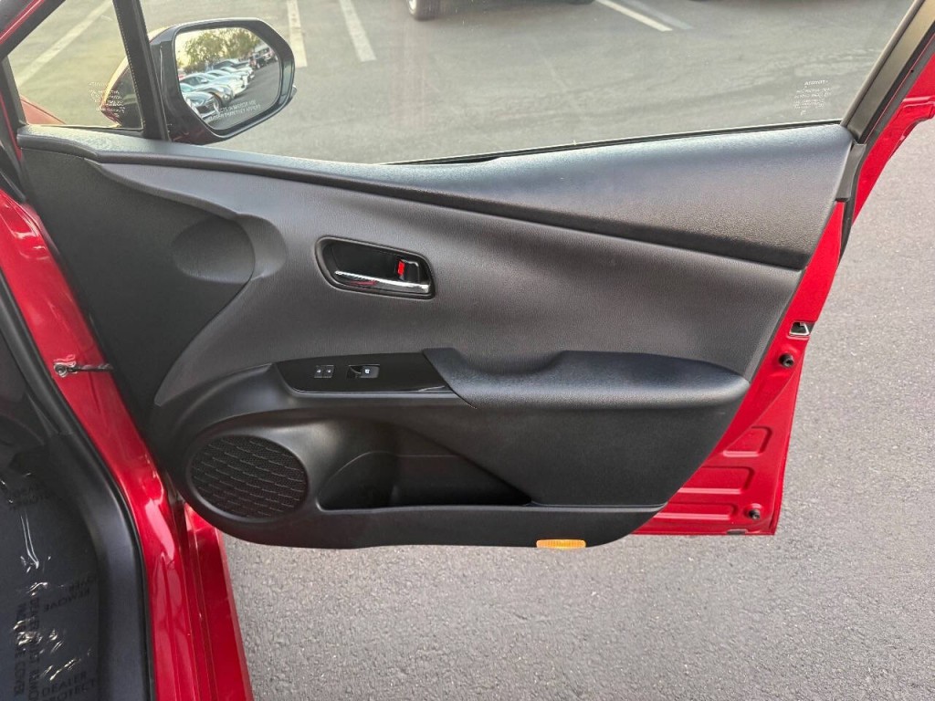 2017 Toyota Prius Image 29