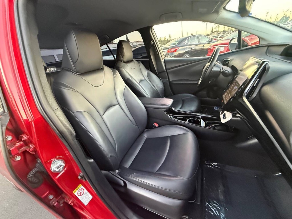 2017 Toyota Prius Image 30