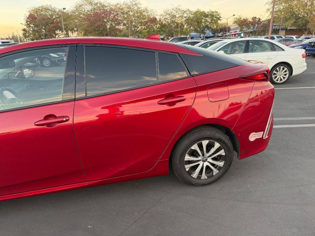 2017 Toyota Prius Image 35